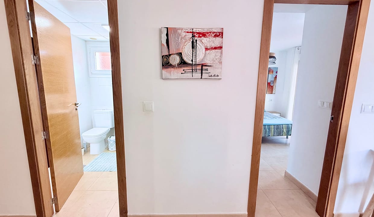 lovely-1-bedroom-apartment-bathroom-mar-menor-golf-resort-levante-properties-02-scaled