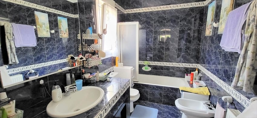 En_suite_bathroom_xlarge