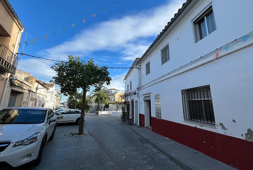 a0267952-5bbb-4a87-90db-7a373f3a663e