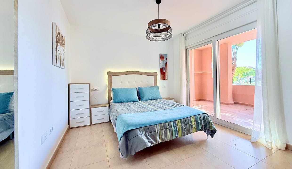 lovely-1-bedroom-apartment-master-bedroom-mar-menor-golf-resort-levante-properties-03-scaled