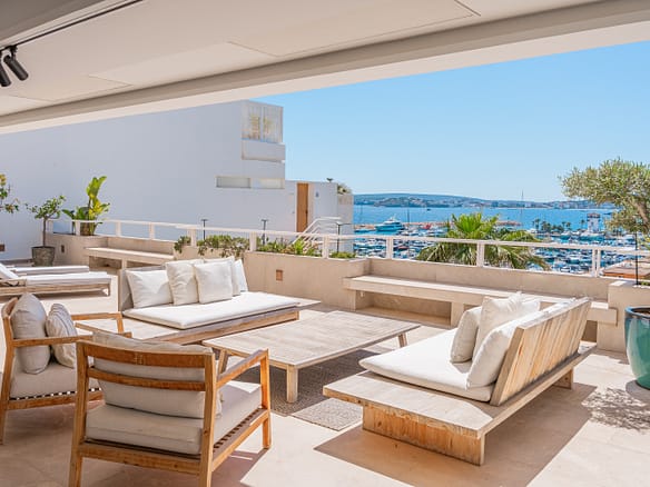 Stunning Apartment Portals Nous Mallorca