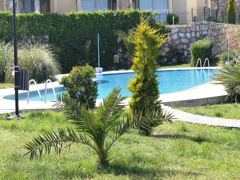 5-Apartment-Overlooking-Lake-Tuzla-Bodrum-communal-garden2