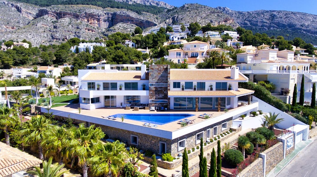 Luxury 8 Bed Villa in Altea