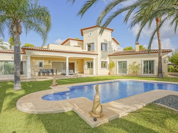 Elegant Villa available in Benissa