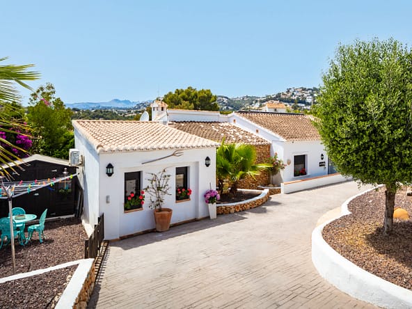 Elegant Renovated Villa Moraira