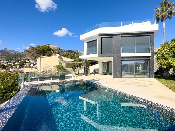 Frontline Luxury Villa Calpe