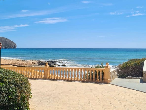 Seafront Apartment in Moraira