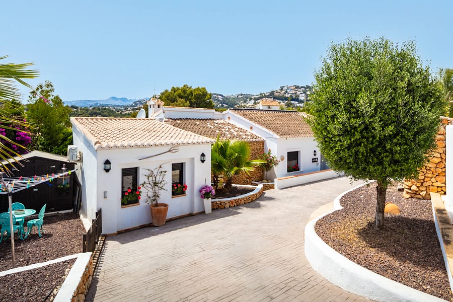 Elegant Renovated Villa Moraira