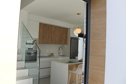 hh73940783-02-image-30