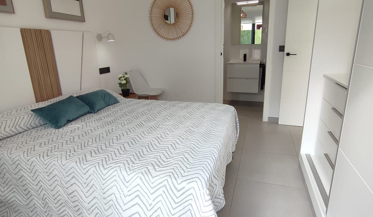 hh45094647-01-image-13