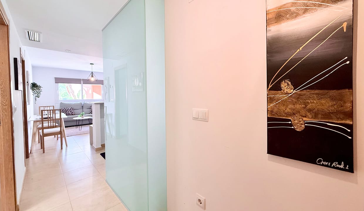 lovely-1-bedroom-apartment-living-dining-mar-menor-golf-resort-levante-properties-02-scaled