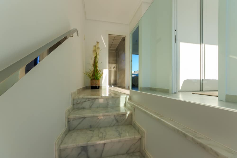 hh38832654-02-image-6