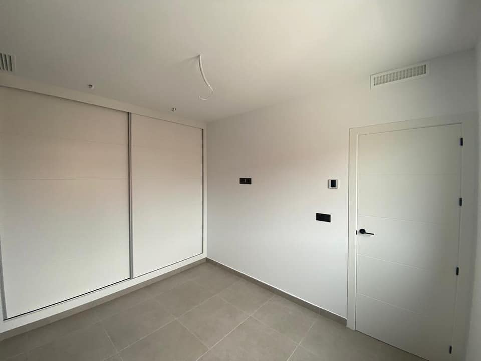 hh61330223-01-image-12