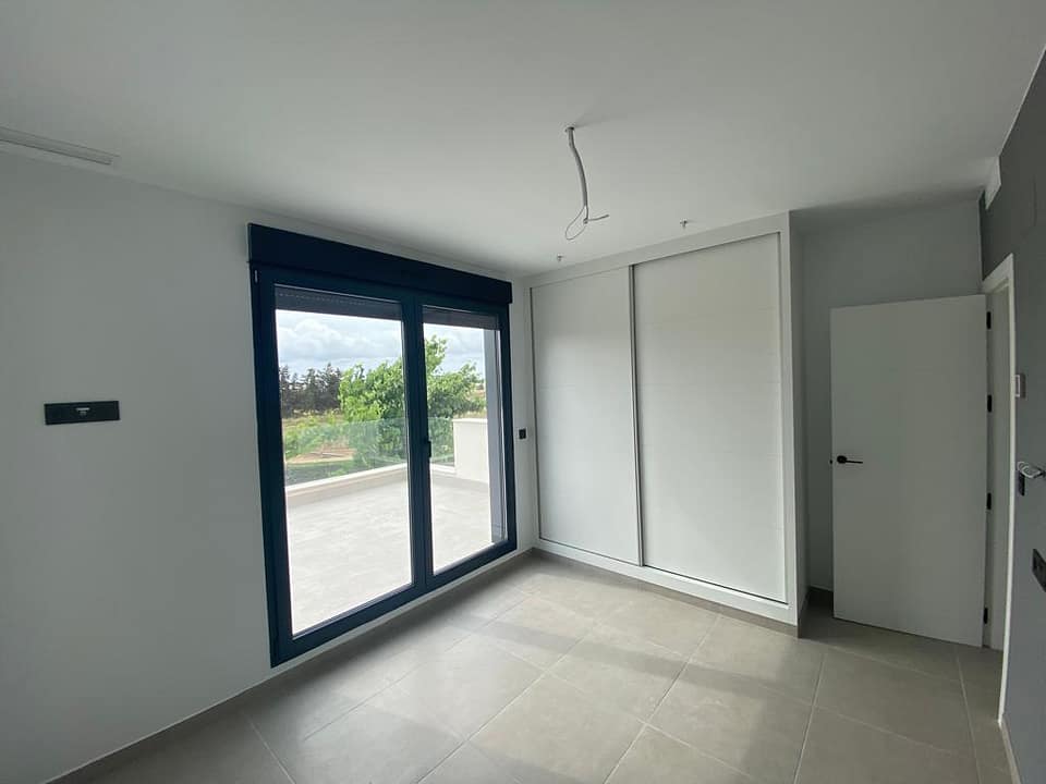 hh61330223-01-image-16