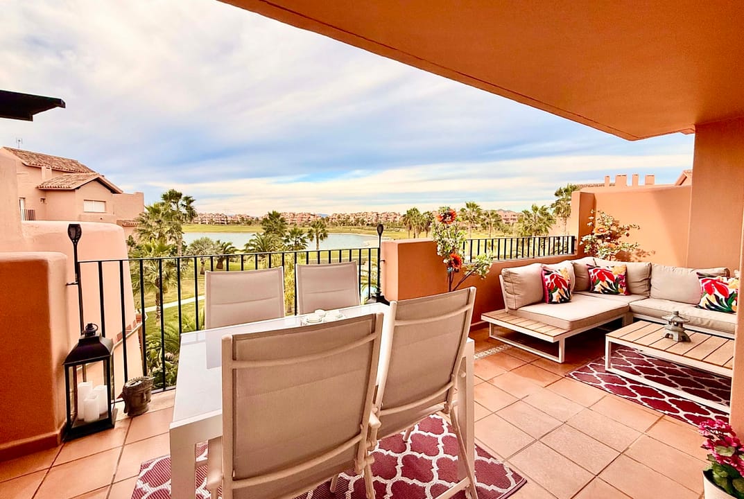 levante-properties-mar-menor-golf-resort-terrace-lake-view-04-1170x785
