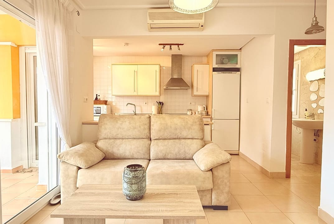 mar-menor-golf-resort-open-plan-living-area-isla-grosa-villa-levante-properties-05-1170x785