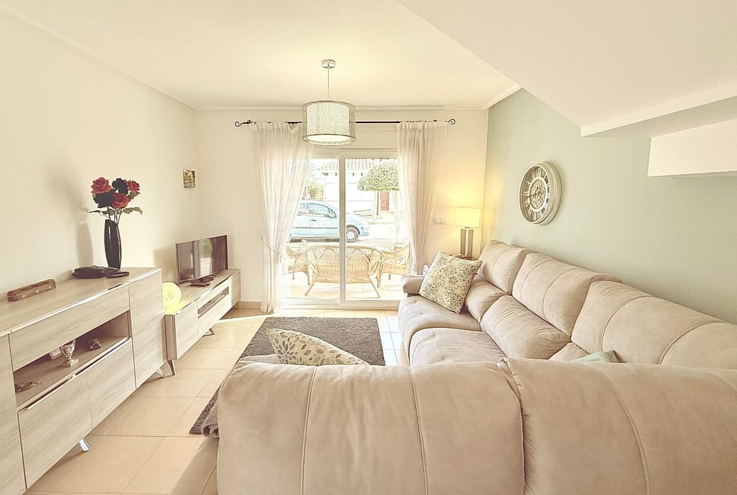 mar-menor-golf-resort-open-plan-living-area-isla-grosa-villa-levante-properties-06-1170x785