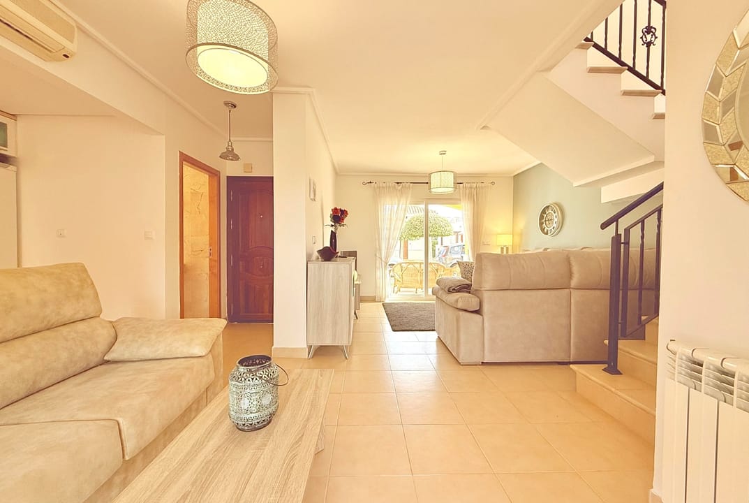 mar-menor-golf-resort-open-plan-living-area-isla-grosa-villa-levante-properties-01-1170x785