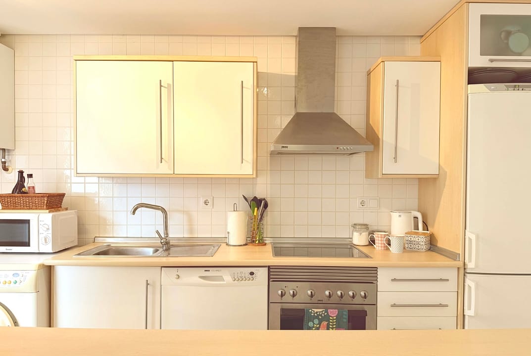 mar-menor-golf-resort-modern-kitchen-isla-grosa-villa-levante-properties-01-1170x785