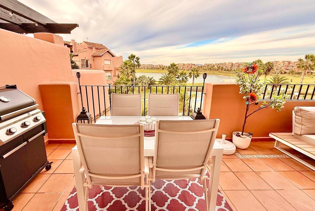 levante-properties-mar-menor-golf-resort-terrace-lake-view-05-1170x785