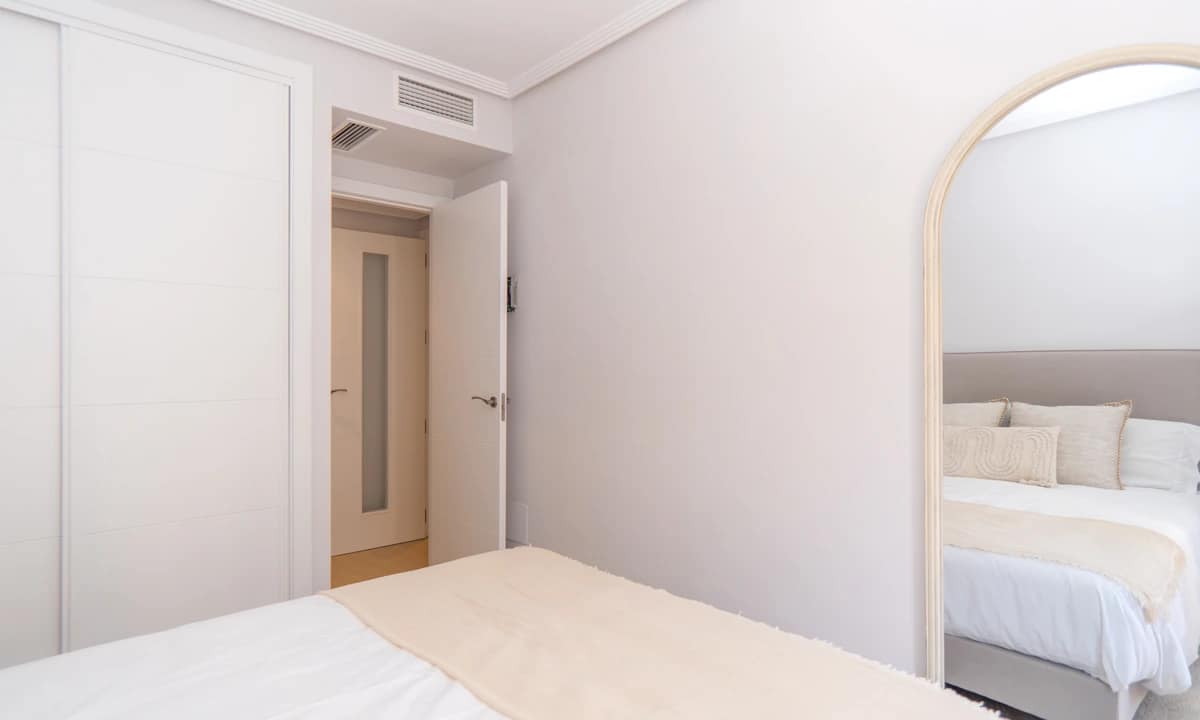52973127-Q_HABITACION_4_2