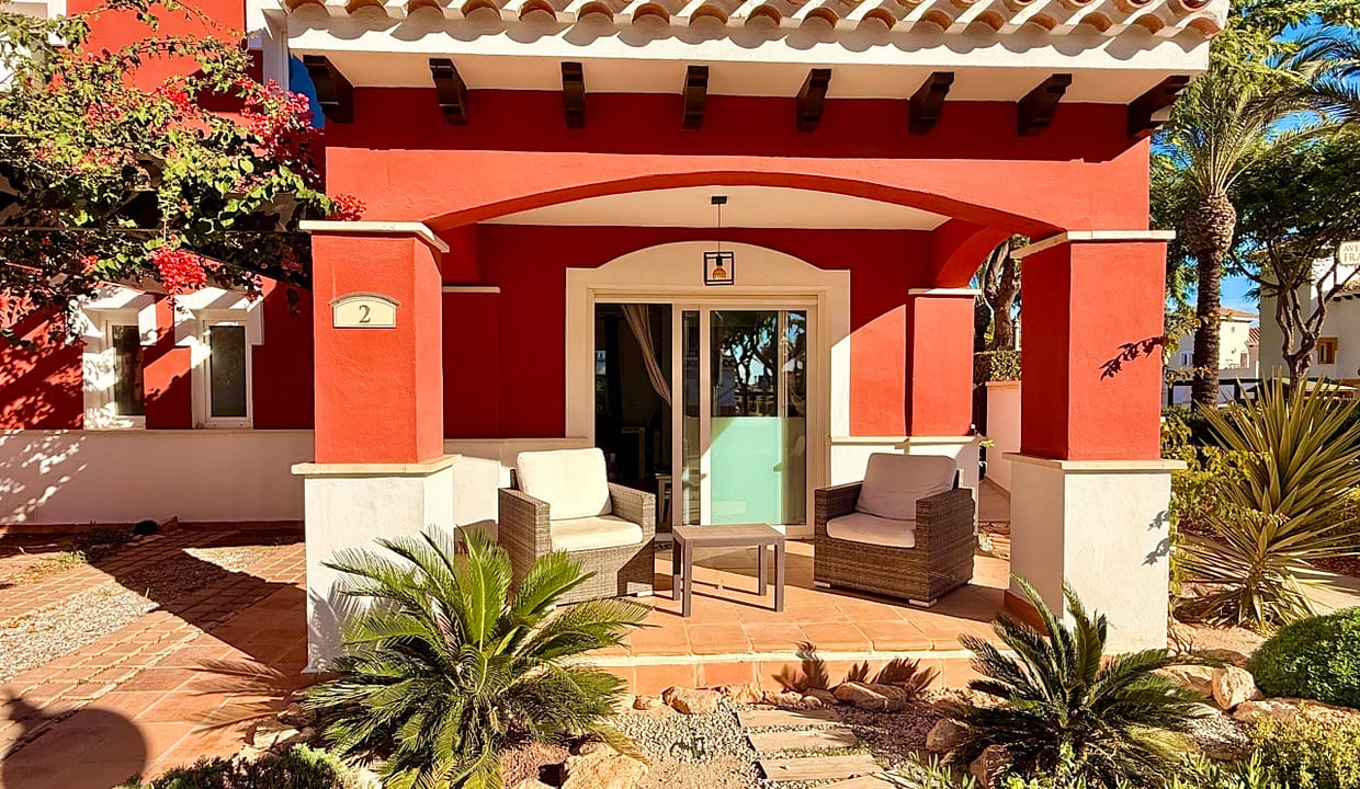 isla-grosa-villa-front-covered-terrace-mar-menor-golf-resort-02-scaled