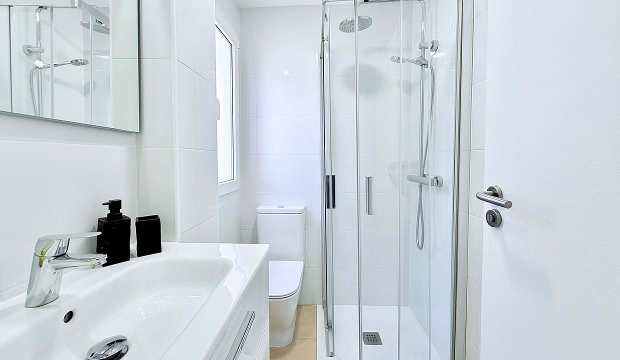 isla-grosa-villa-modern-bathrooms-mar-menor-golf-resort-03-scaled
