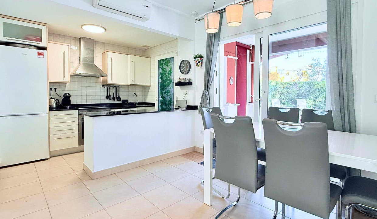 isla-grosa-villa-open-plan-living-dining-mar-menor-golf-resort-02-scaled