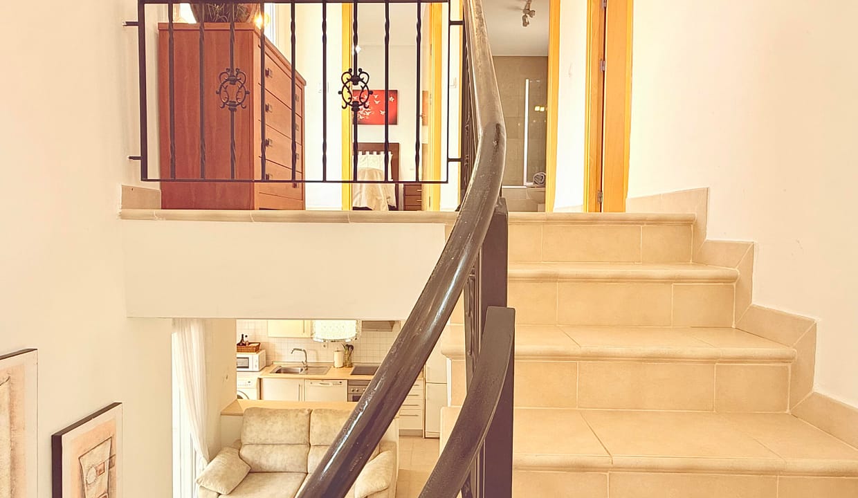 mar-menor-golf-resort-isla-grosa-staircase-interior-levante-properties-01-scaled