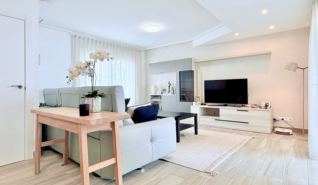 mar-menor-golf-resort-villa-living-room-levante-properties-05-scaled