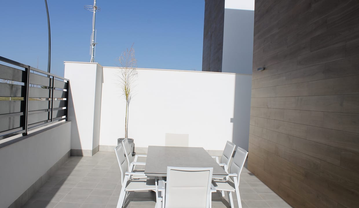 hh73940783-01-image-27