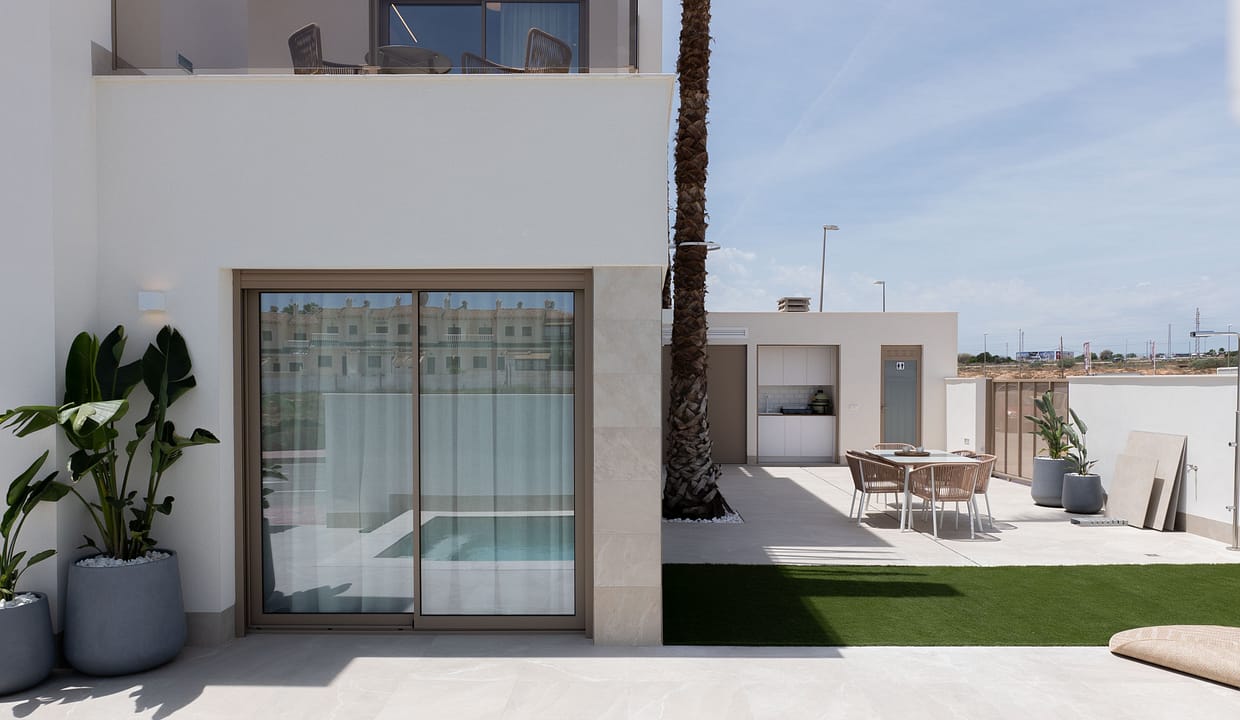 hh79676895-01-image-18