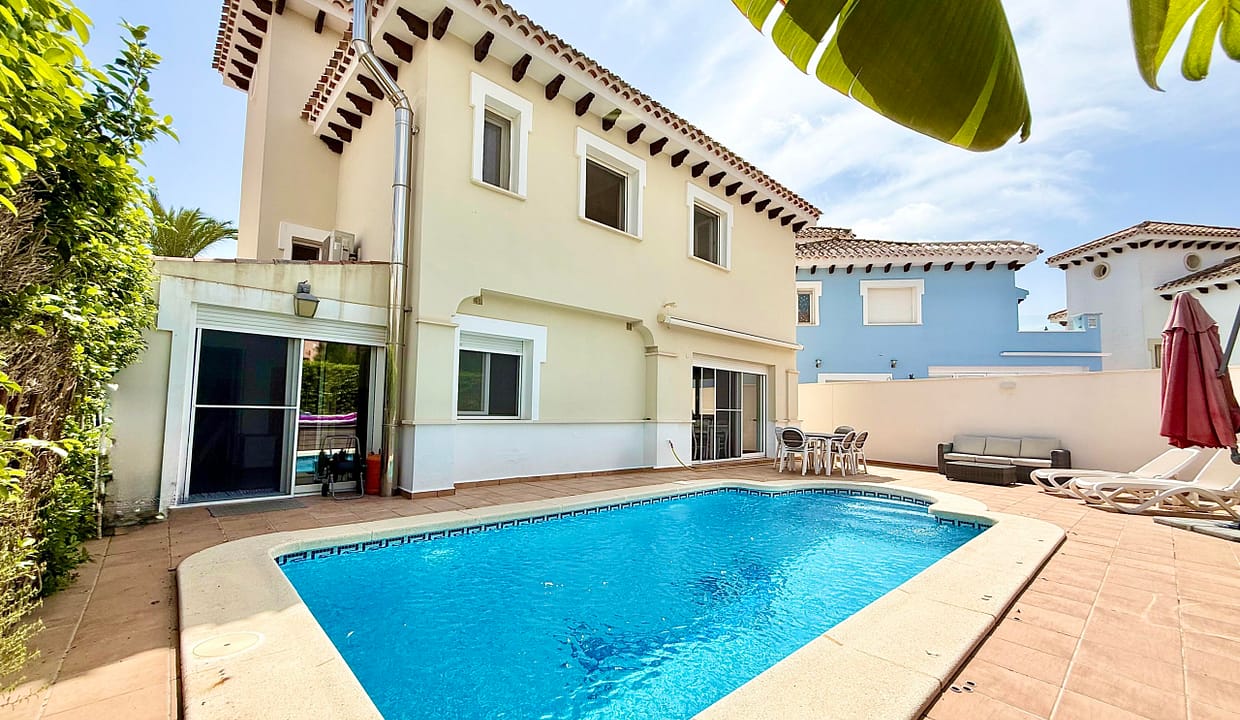 levante-properties-baron-villa-private-pool-west-facing-garden-mar-menor-golf-resort-03-scaled