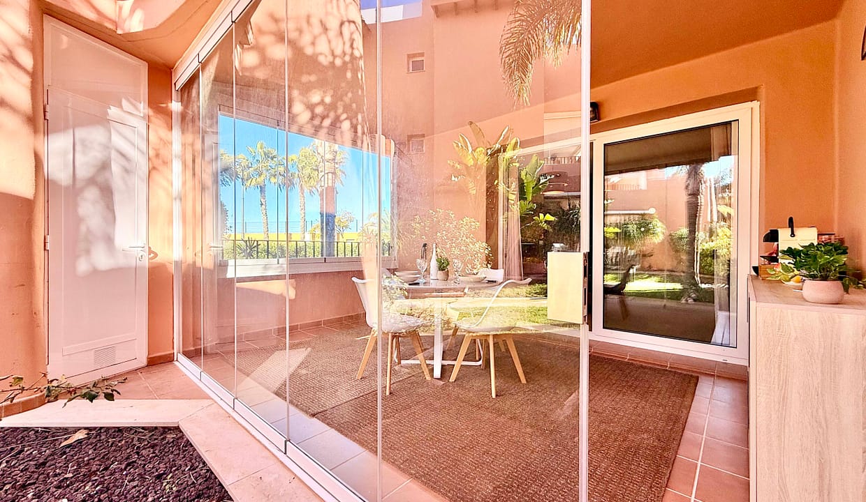 modern-1-bedroom-apartment-enclosed-terrace-mar-menor-golf-resort-levante-properties-02-scaled