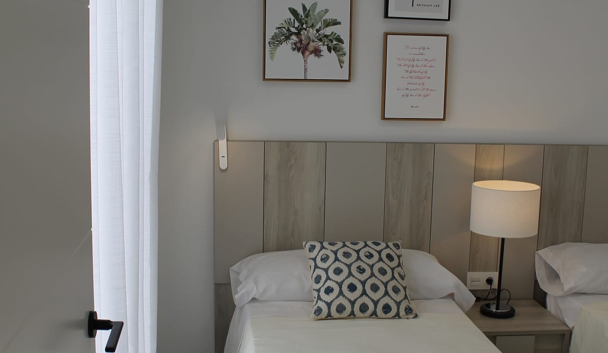 hh73940783-02-image-33