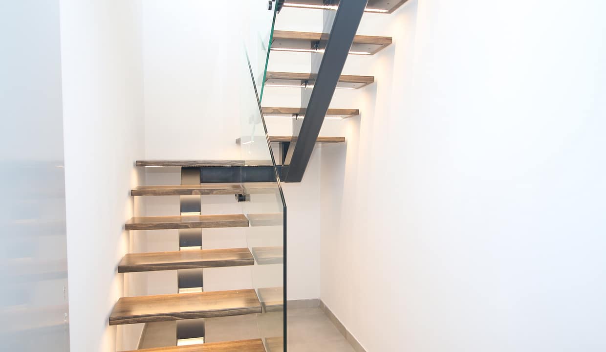 hh79845964-01-image-13