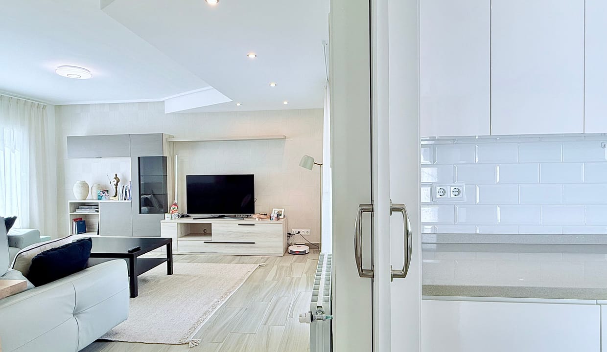 mar-menor-golf-resort-villa-living-room-levante-properties-03-scaled