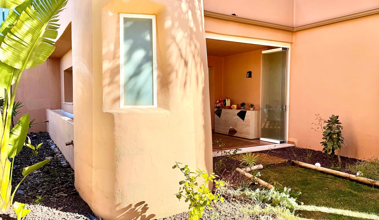 modern-1-bedroom-apartment-enclosed-terrace-mar-menor-golf-resort-levante-properties-04-scaled