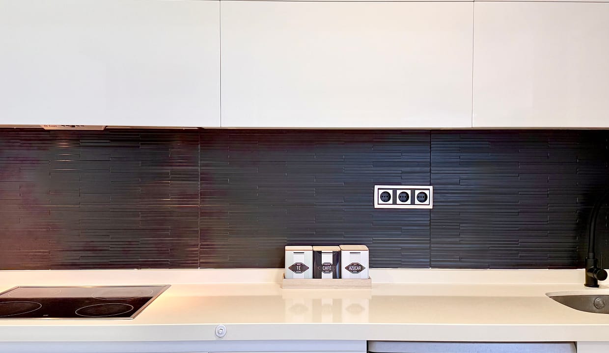 exclusive-4-bed-villa-open-plan-kitchen-mar-menor-golf-resort-levante-properties-07-scaled