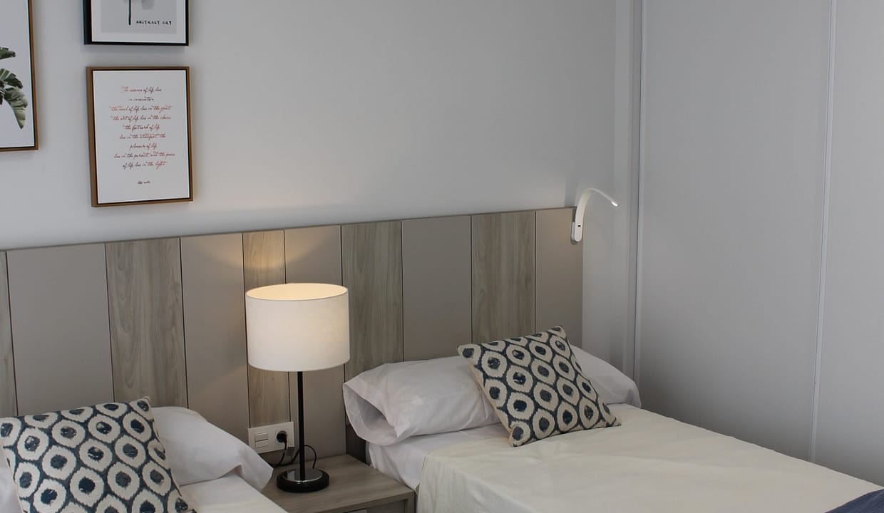 hh73940783-02-image-32