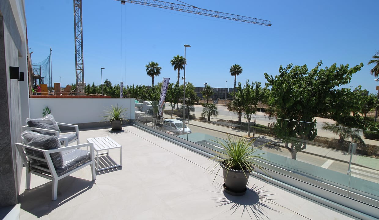 hh79845964-01-image-26