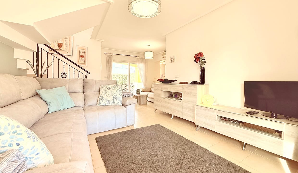 mar-menor-golf-resort-open-plan-living-area-isla-grosa-villa-levante-properties-03-scaled