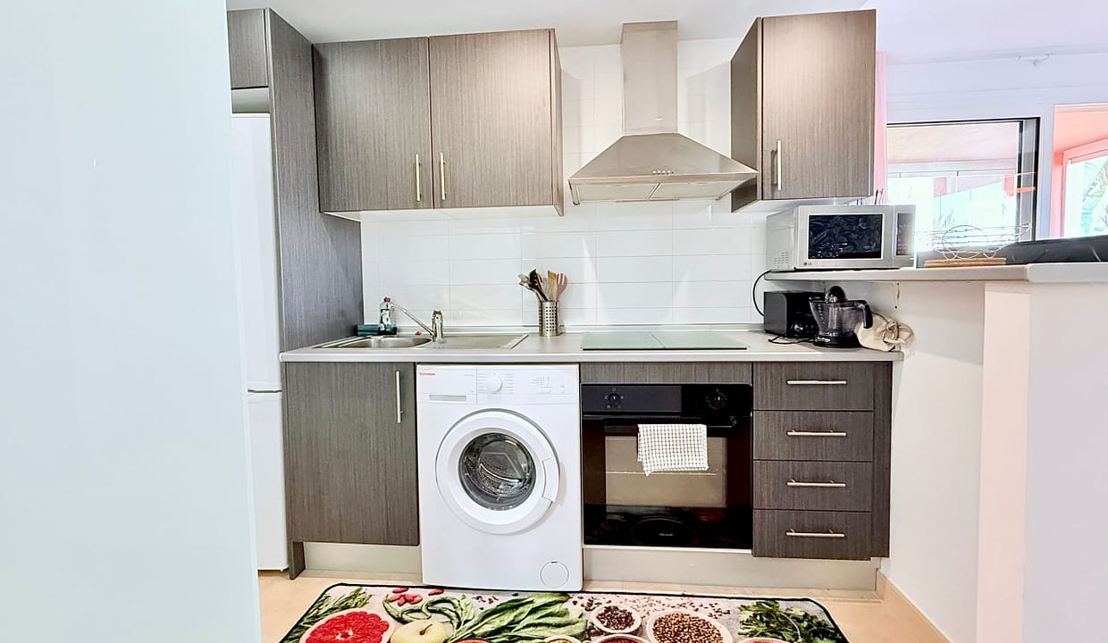 modern-1-bedroom-apartment-kitchen-mar-menor-golf-resort-levante-properties-01-scaled