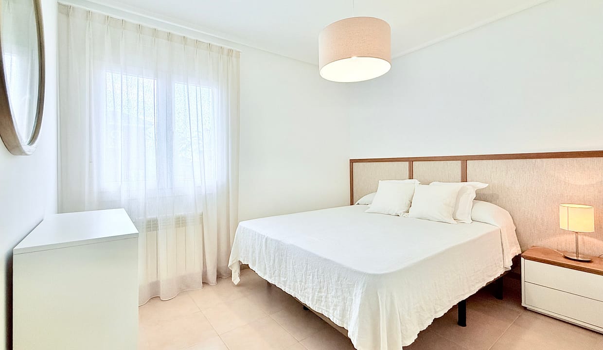mar-menor-golf-resort-baron-villa-second-bedroom-levante-properties-03-scaled