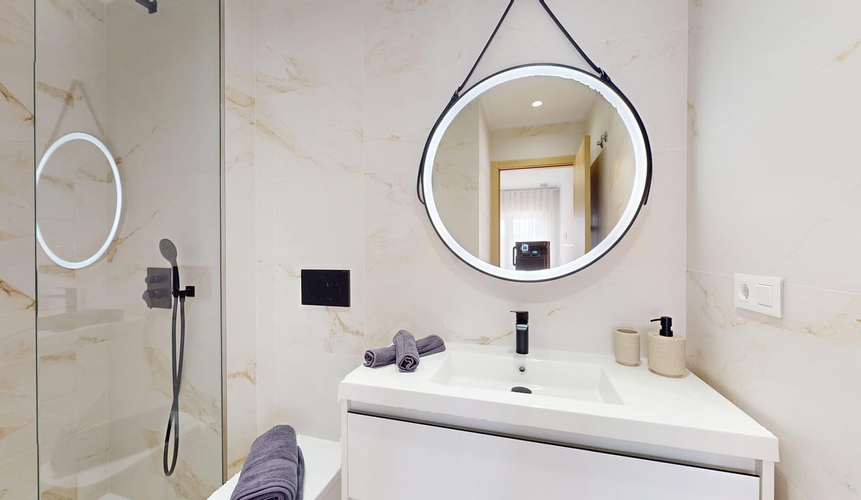 hh14235552-03-image-46