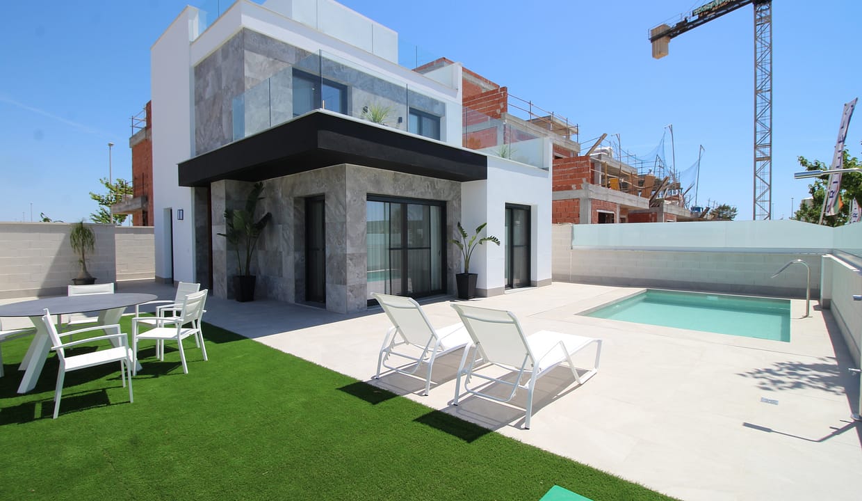 hh79845964-01-image-21