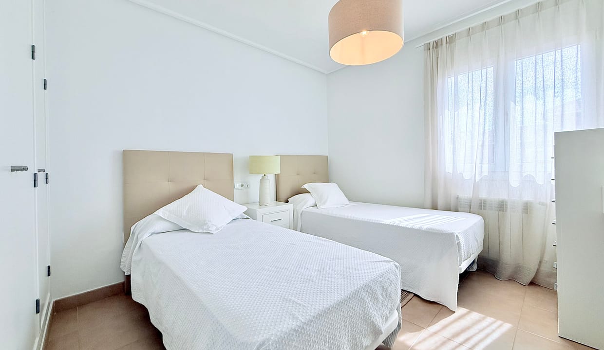 mar-menor-golf-resort-baron-villa-guest-bedroom-levante-properties-02-scaled