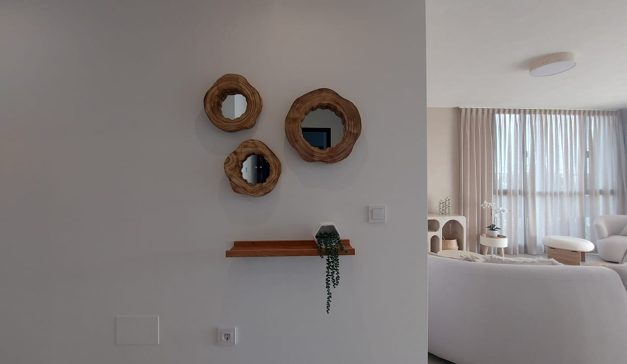 hh67925010-04-image-25