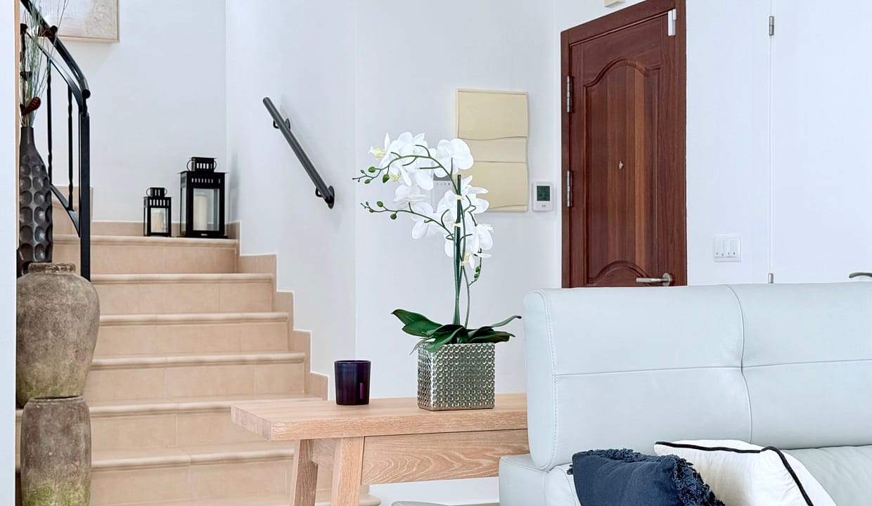 mar-menor-golf-resort-villa-living-room-levante-properties-04-scaled