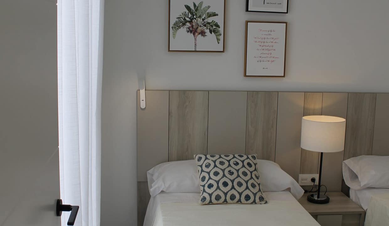 hh73940783-01-image-39